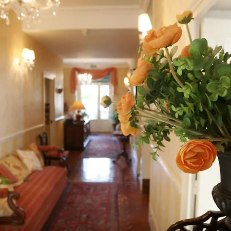 La Fleurie Hotel