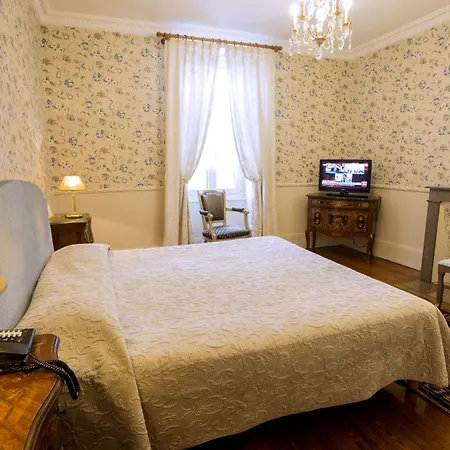 La Fleurie Hotel